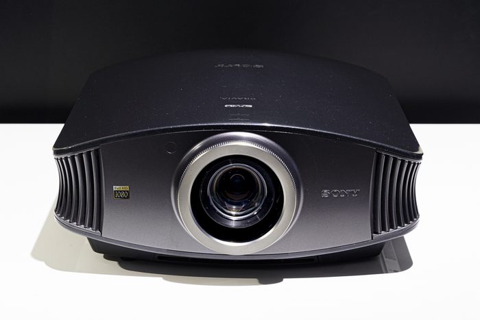 Sony VPL-VW60ES --- 1